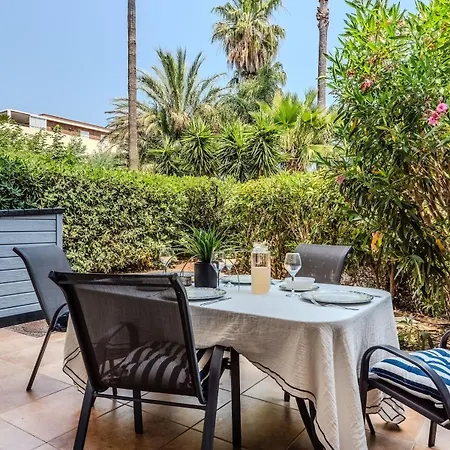 Raphael 4 Etoiles Neuf En Rez De Jardin Privatif アパート