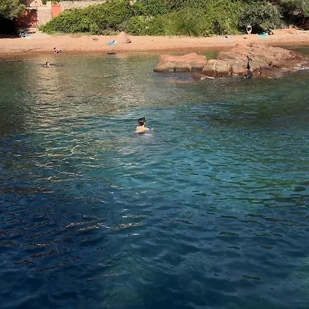 Raphael 4 Etoiles Neuf En Rez De Jardin Privatif アパート