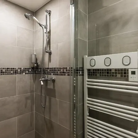 Raphael 4 Etoiles Neuf En Rez De Jardin Privatif * Saint-Raphaël