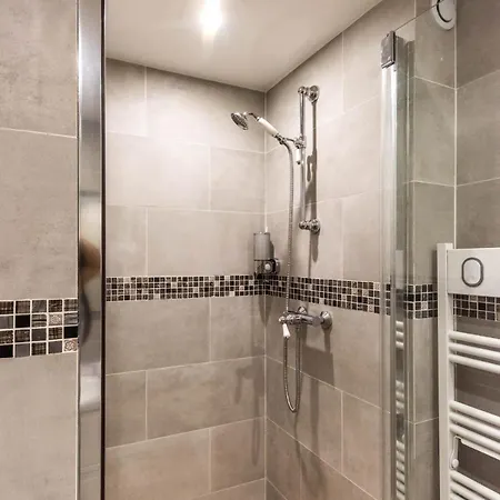 Raphael 4 Etoiles Neuf En Rez De Jardin Privatif アパート *